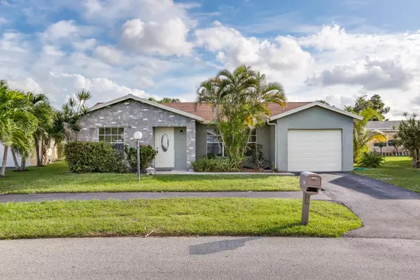 4477 Pine Garden LN, Lake Worth, FL 33467