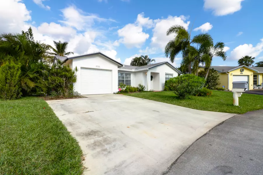 6322 Silver Moon LN, Greenacres, FL 33463