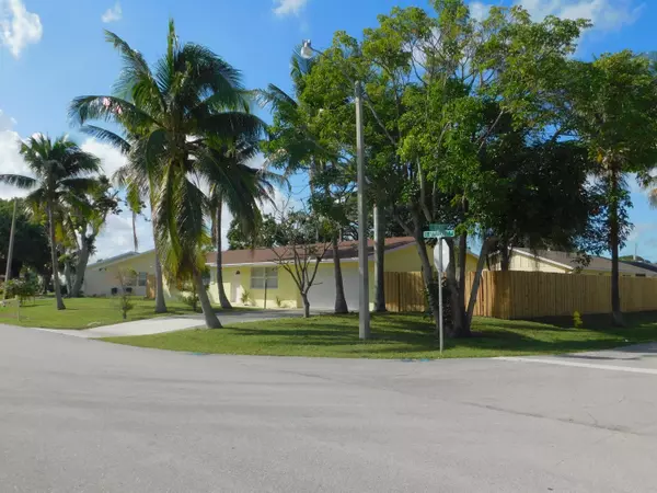 Palm Beach Gardens, FL 33410,9361 Applecrest DR