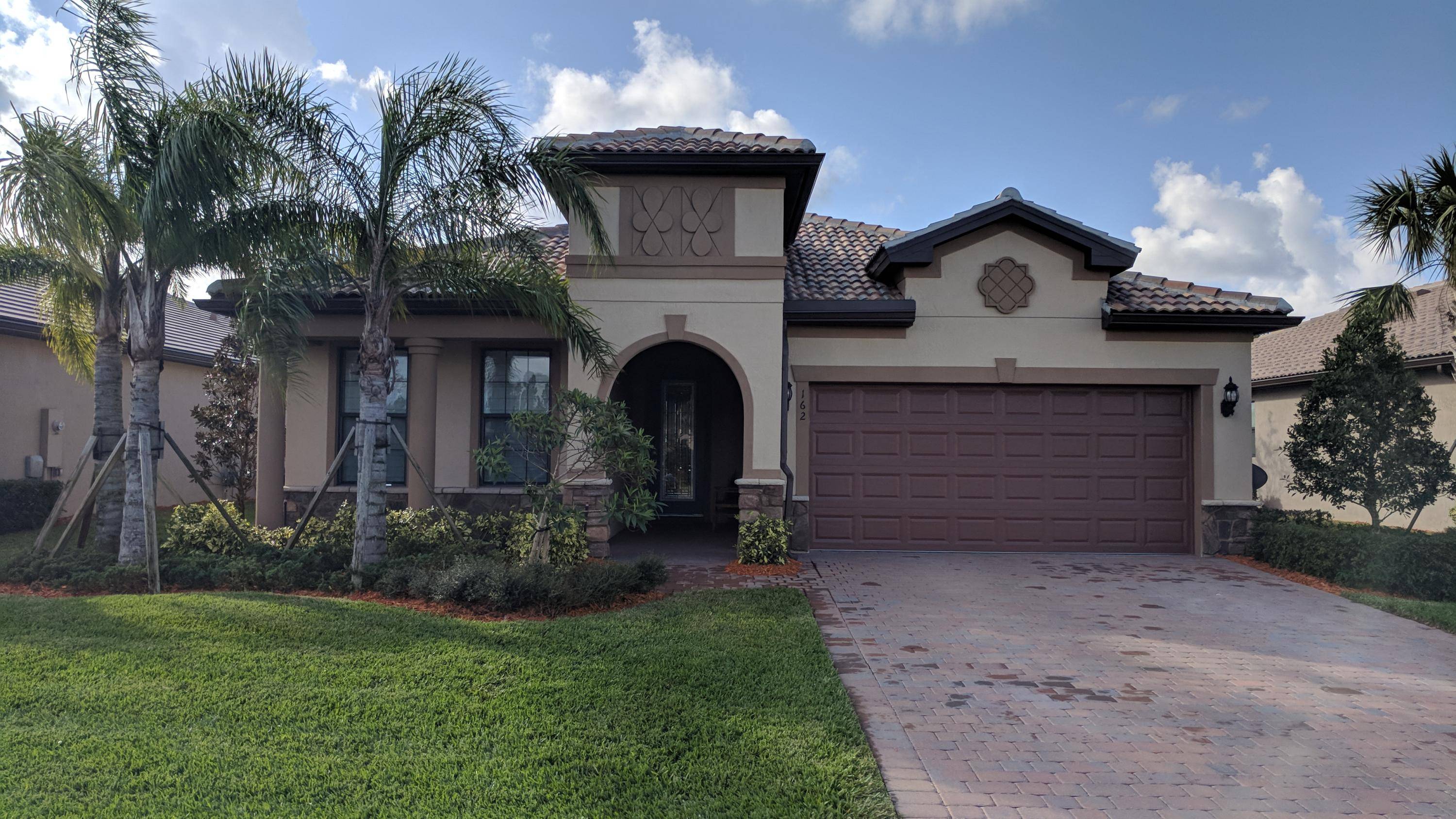 162 SE Courances DR, Port Saint Lucie, FL 34984
