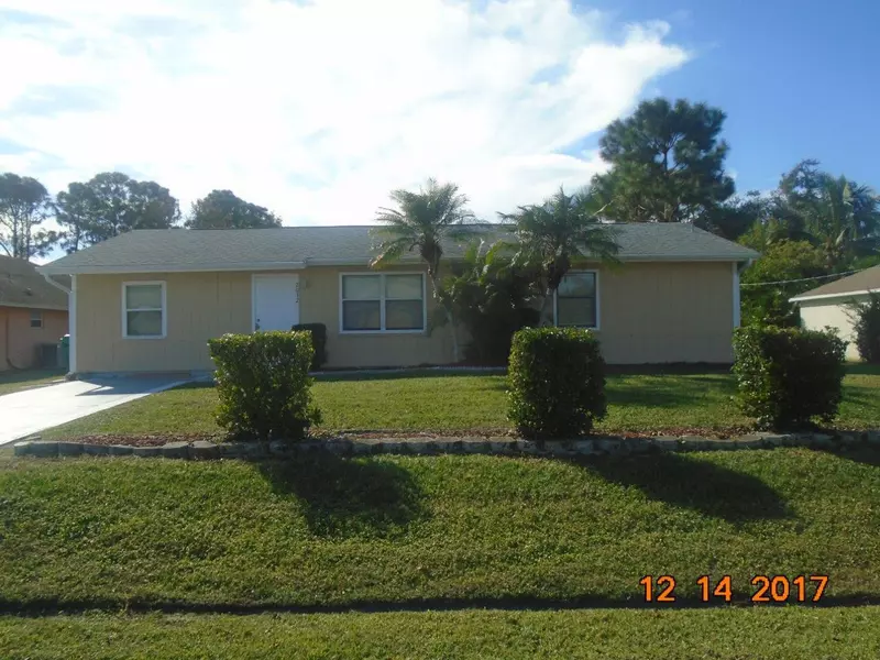 2032 SW Judith LN, Port Saint Lucie, FL 34953