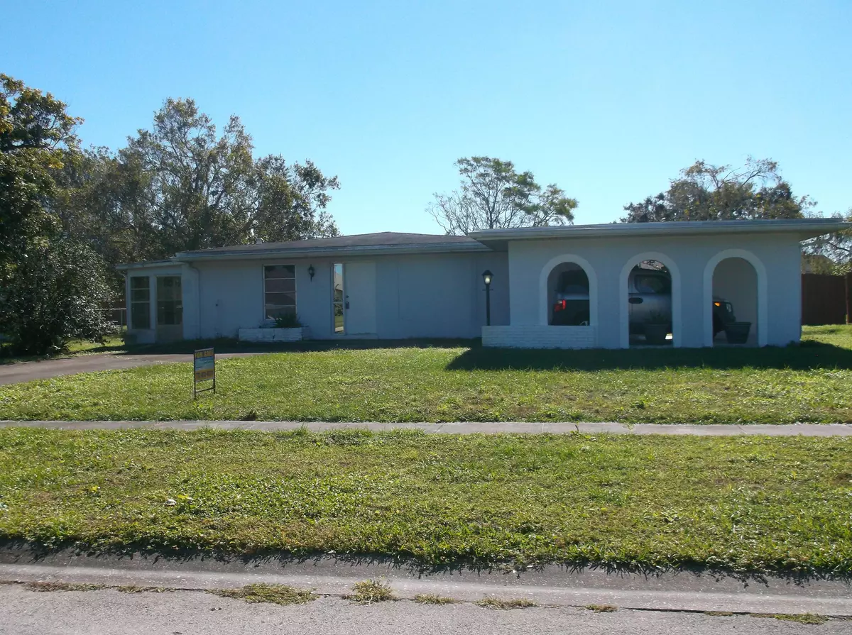 Port Saint Lucie, FL 34983,166 NE Jardain RD