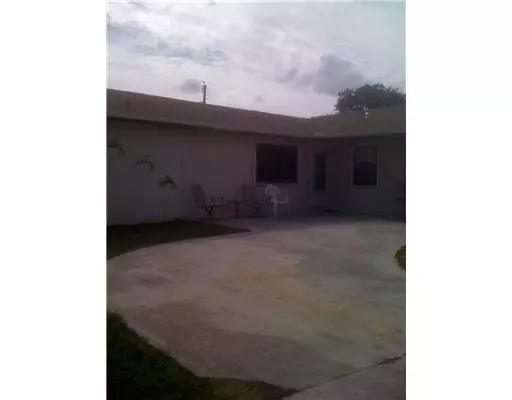 2043 SW Aladdin ST, Port Saint Lucie, FL 34953