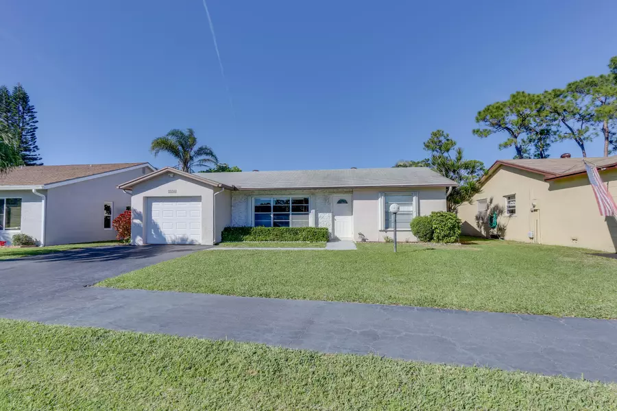 7356 Pine Forest CIR, Lake Worth, FL 33467