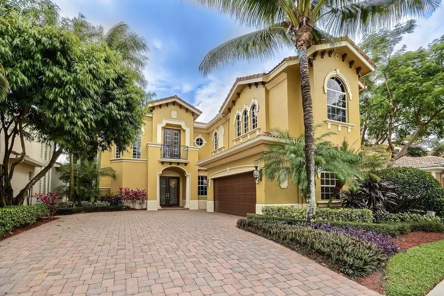 8114 Valhalla DR, Delray Beach, FL 33446