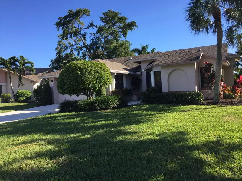 5582 Glen Abbey CT, Delray Beach, FL 33484