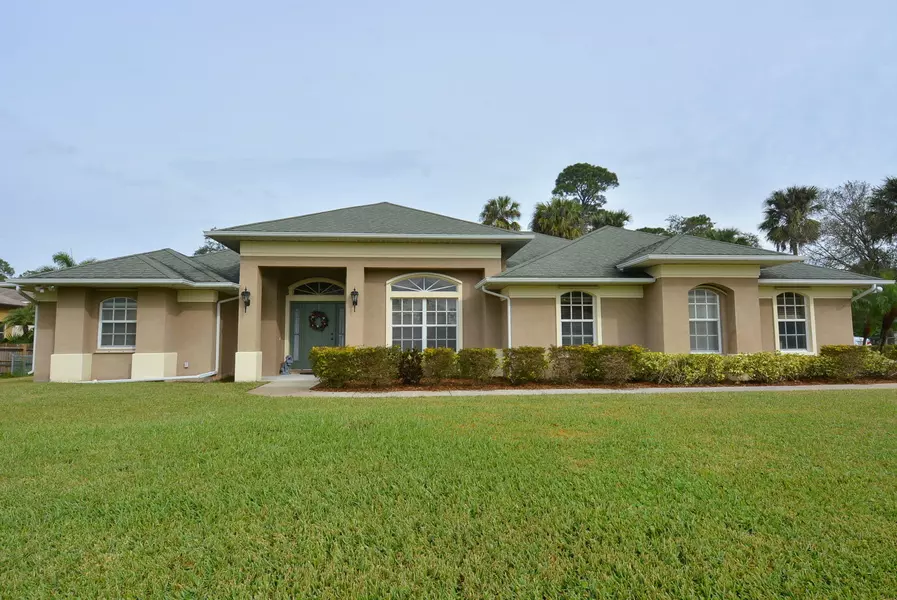 2065 SW Bird AVE, Port Saint Lucie, FL 34953