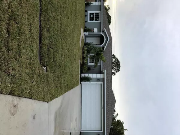 5774 NW Zinnia ST, Port Saint Lucie, FL 34986