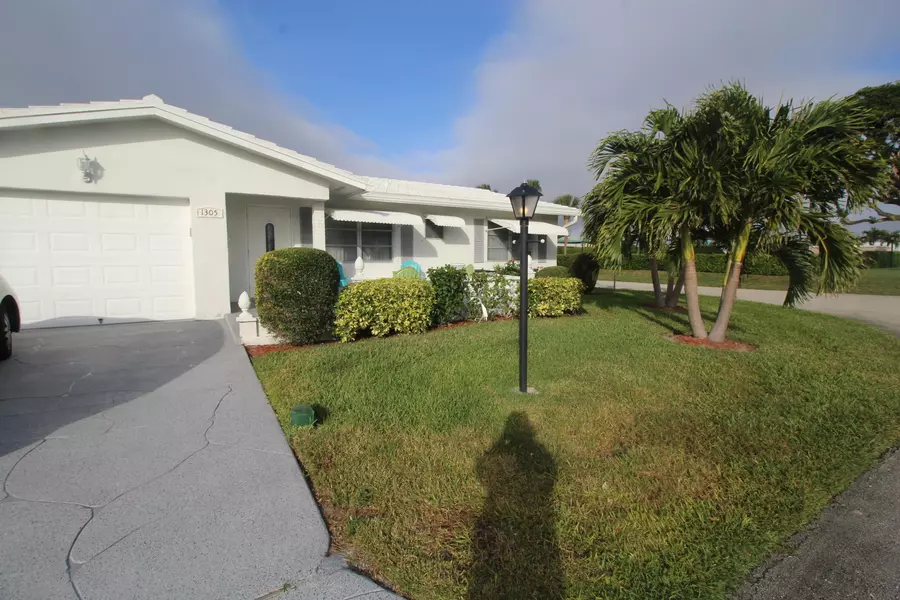 1305 SW 20th ST, Boynton Beach, FL 33426