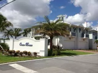 118 Ocean Breeze DR, Juno Beach, FL 33408