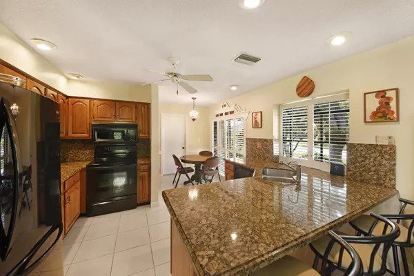 Boca Raton, FL 33487,485 NW 69th ST