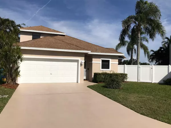 71 Rosewood CIR, Boynton Beach, FL 33436