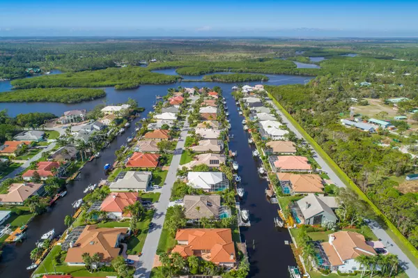 Tequesta, FL 33469,8791 SE Water Oak PL