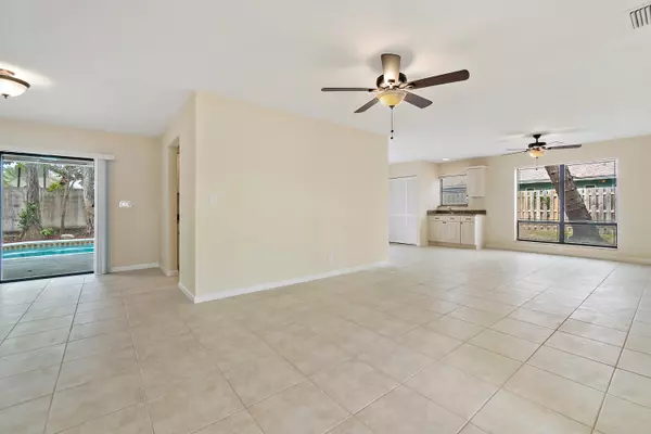 Boca Raton, FL 33487,17850 Covey TRL