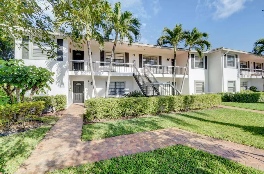 29 Stratford LN A, Boynton Beach, FL 33436