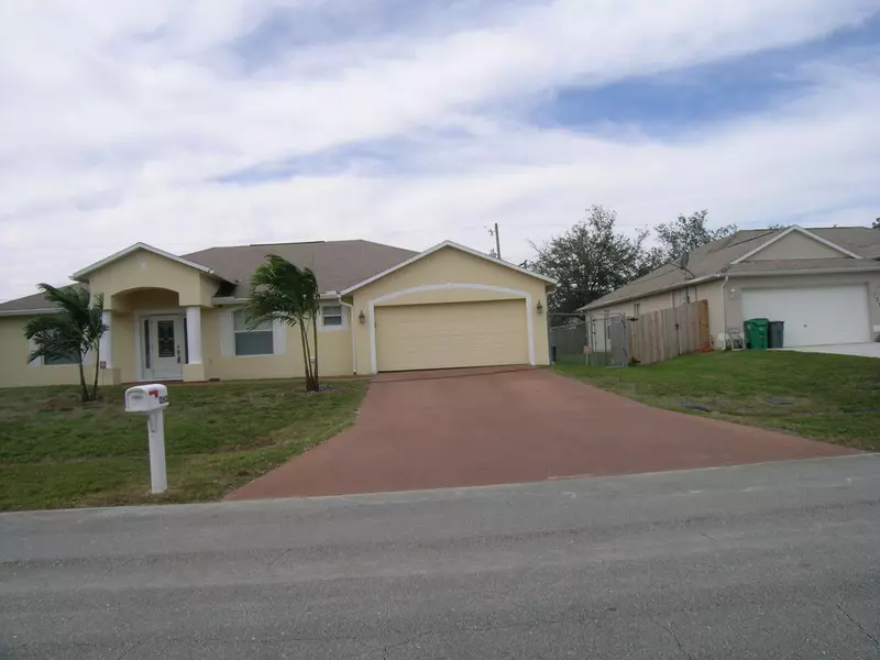 1262 SW Kalevala DR, Port Saint Lucie, FL 34953