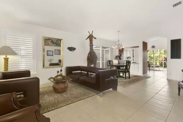 Boynton Beach, FL 33437,5196 Pelican Cove DR