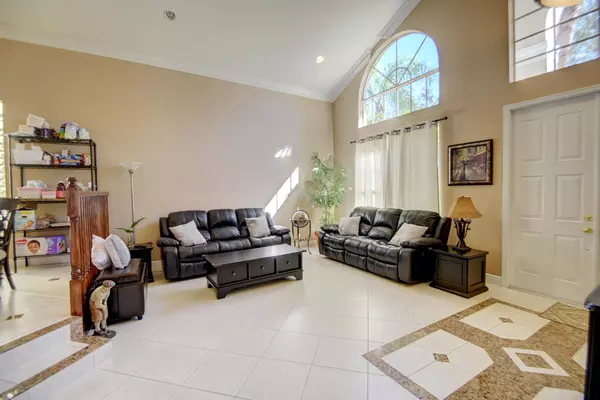 Boca Raton, FL 33498,19101 Skyridge CIR