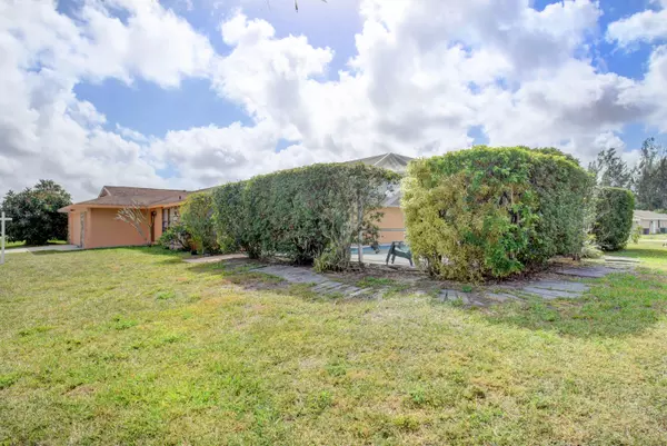 Boynton Beach, FL 33472,8333 Theresa RD