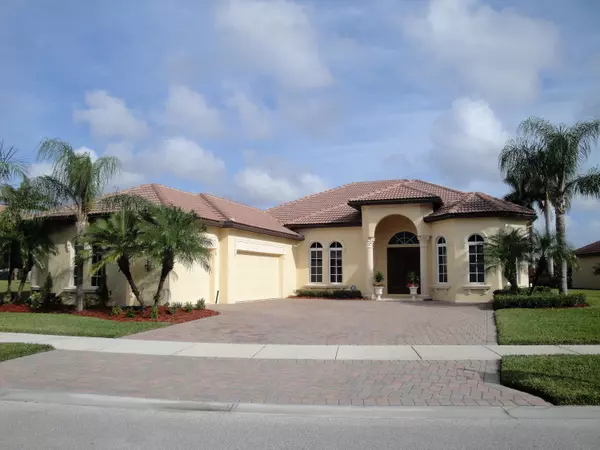 Port Saint Lucie, FL 34986,812 SW Saint Julien CT