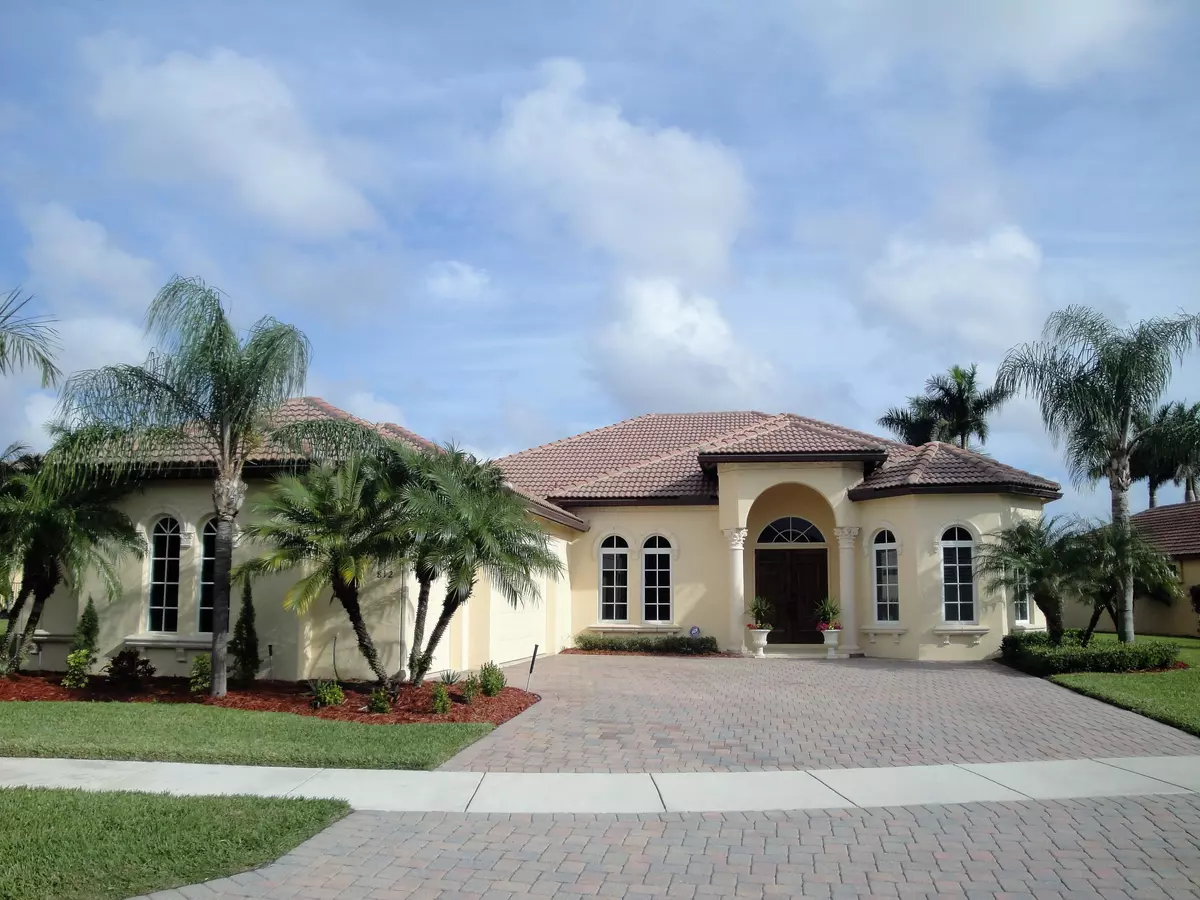 Port Saint Lucie, FL 34986,812 SW Saint Julien CT