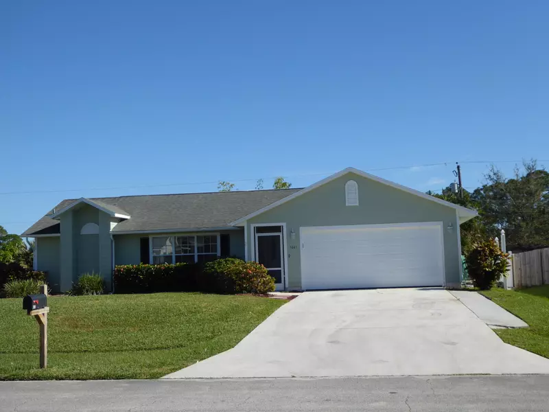 1641 SE Harp LN, Port Saint Lucie, FL 34983