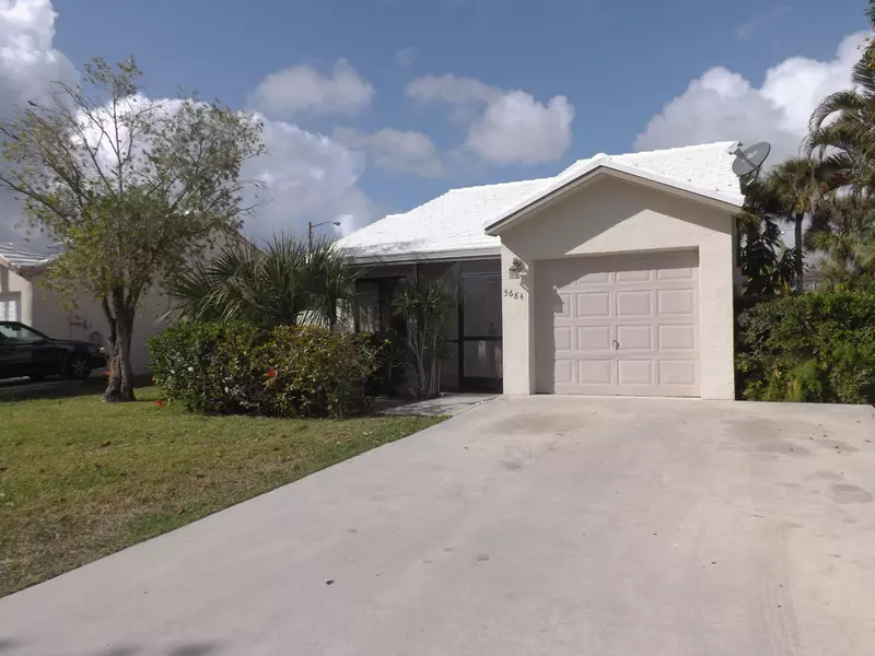 5684 Strawberry Lakes CIR, Lake Worth, FL 33463