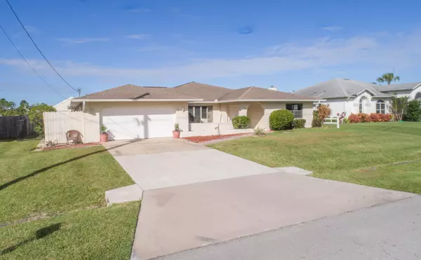 1449 SW Abingdon AVE, Port Saint Lucie, FL 34953