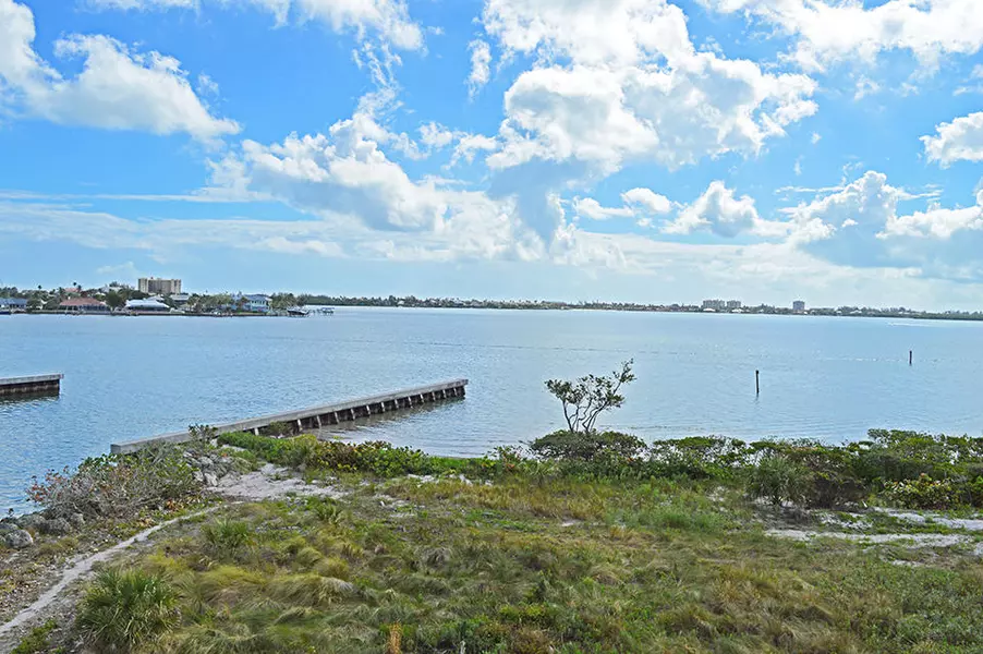 20 W Harbour Isle DR 302, Hutchinson Island, FL 34949