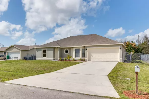 Port Saint Lucie, FL 34984,431 SW Meadow TER