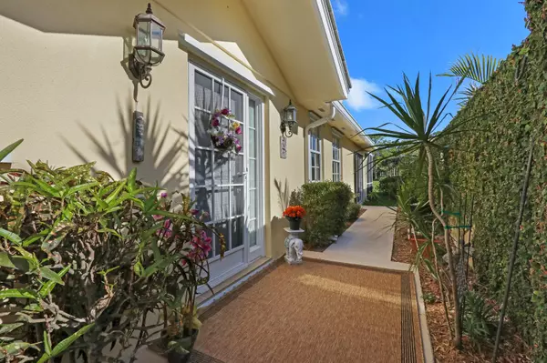 Jupiter, FL 33458,221 Brier CIR