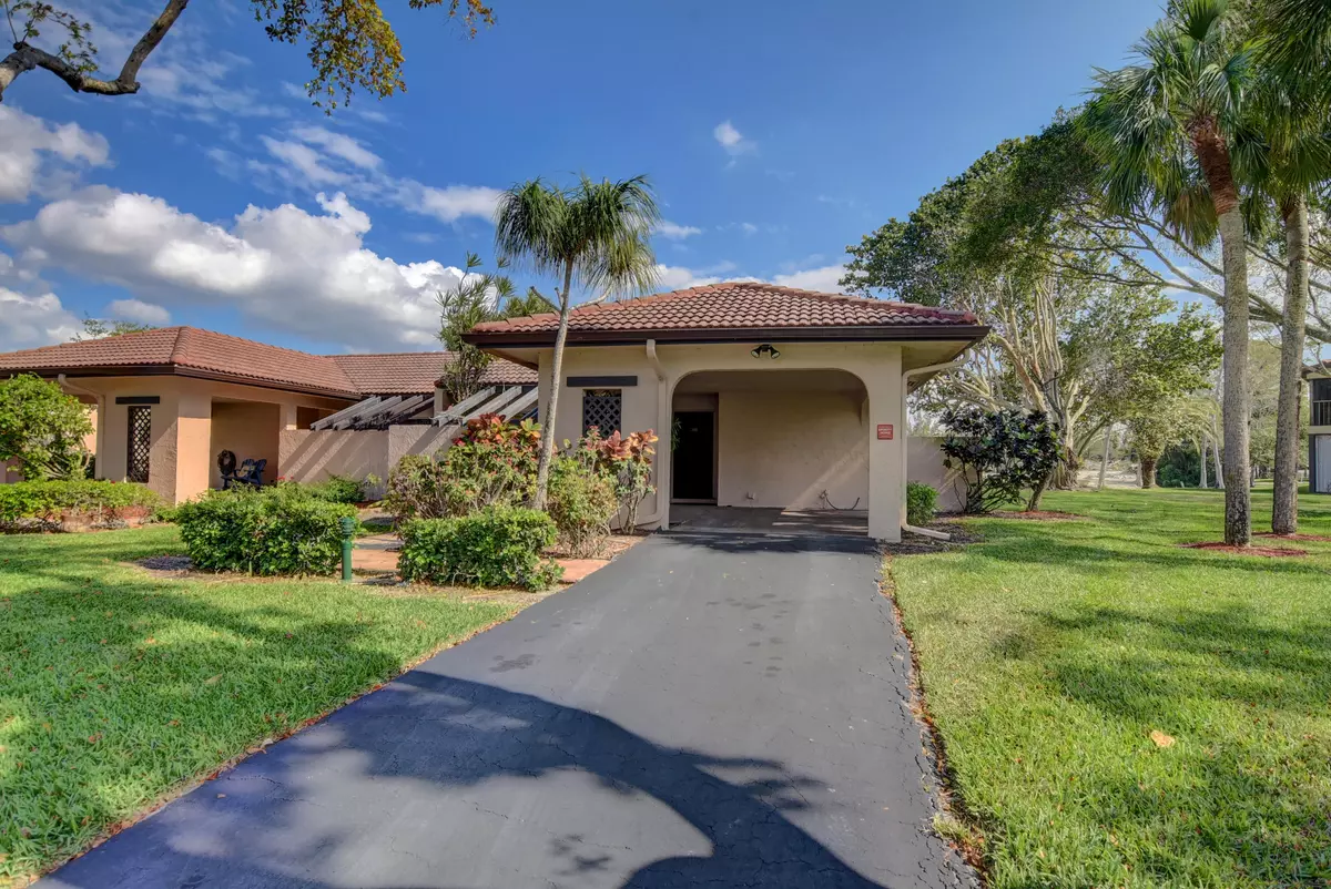 Boca Raton, FL 33428,9260 Vista Del Lago 22-B