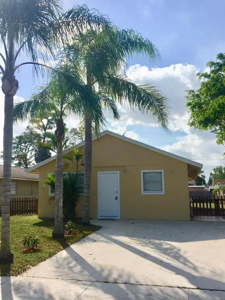 521 Perry AVE, Greenacres, FL 33463