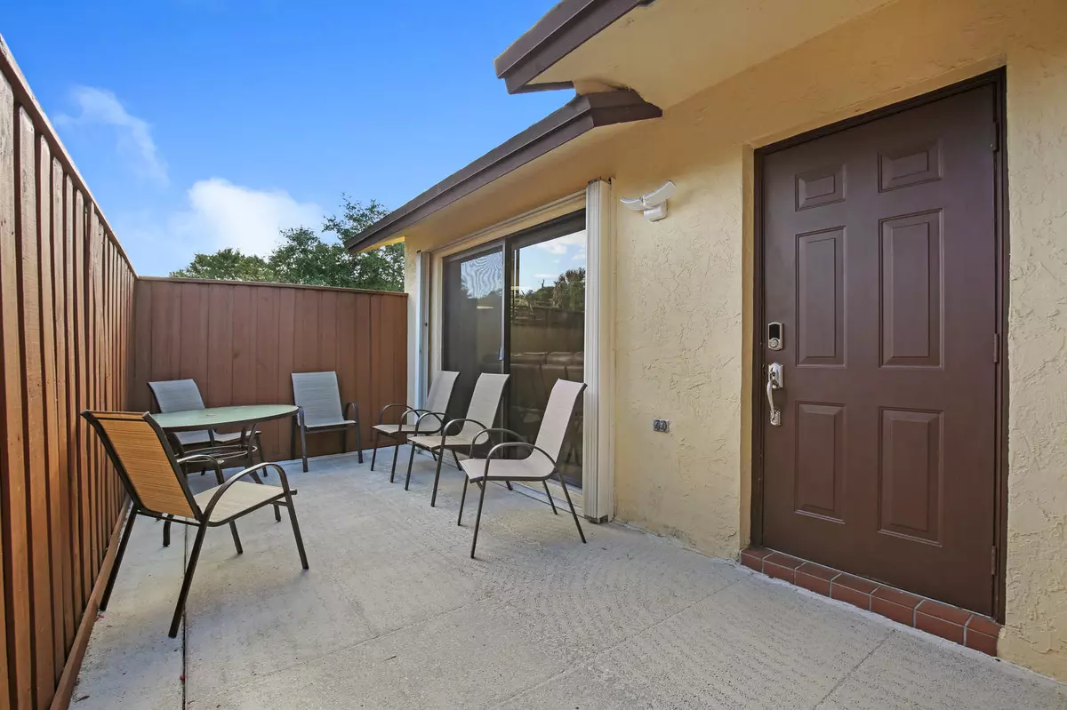 Palm Springs, FL 33461,172 Springdale CIR 17-B