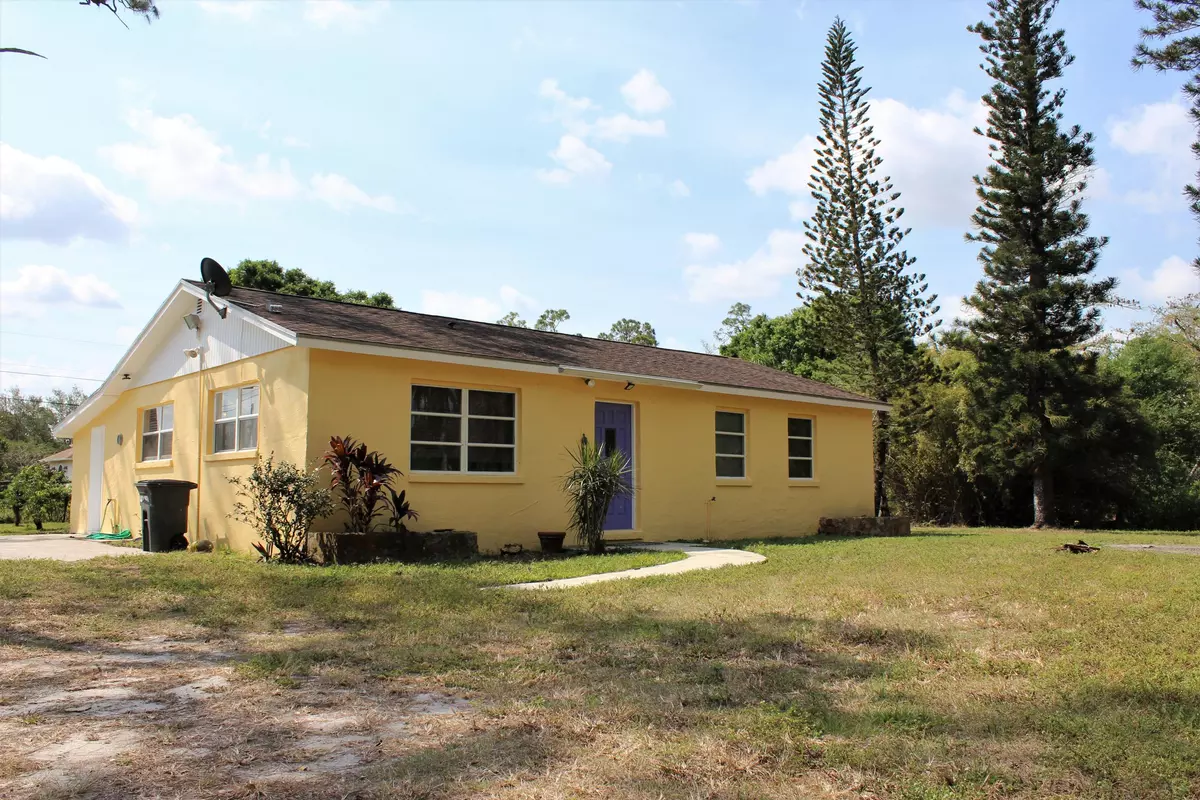 Loxahatchee Groves, FL 33470,15242 Scott PL