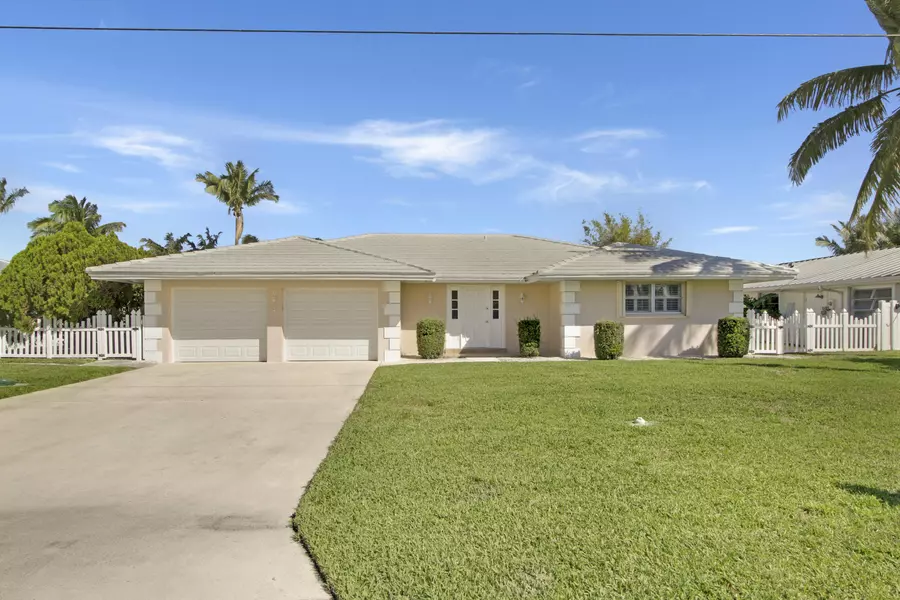 19 Starboard WAY, Tequesta, FL 33469