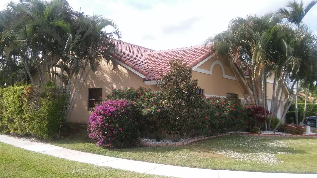 9381 Laurel Green DR, Boynton Beach, FL 33437