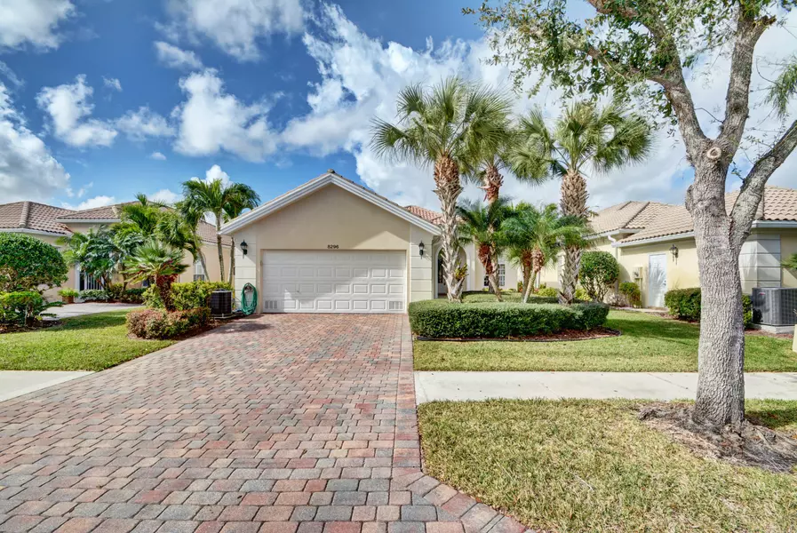 8296 SE Angelina CT, Hobe Sound, FL 33455