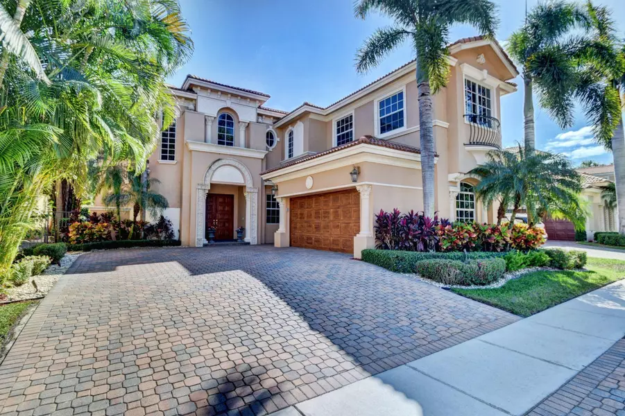 8180 Valhalla DR, Delray Beach, FL 33446