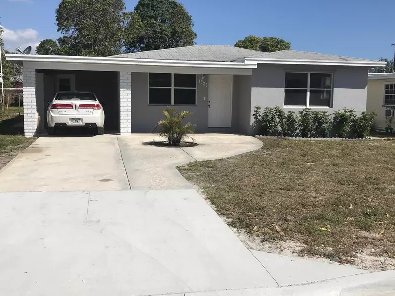 1526 N 18th AVE, Lake Worth, FL 33460