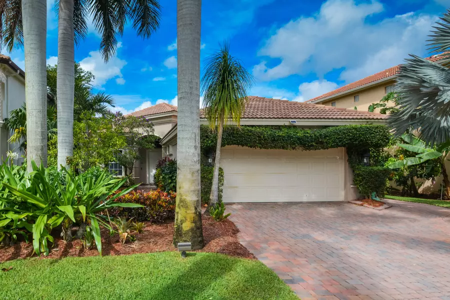 8125 Valhalla DR, Delray Beach, FL 33446