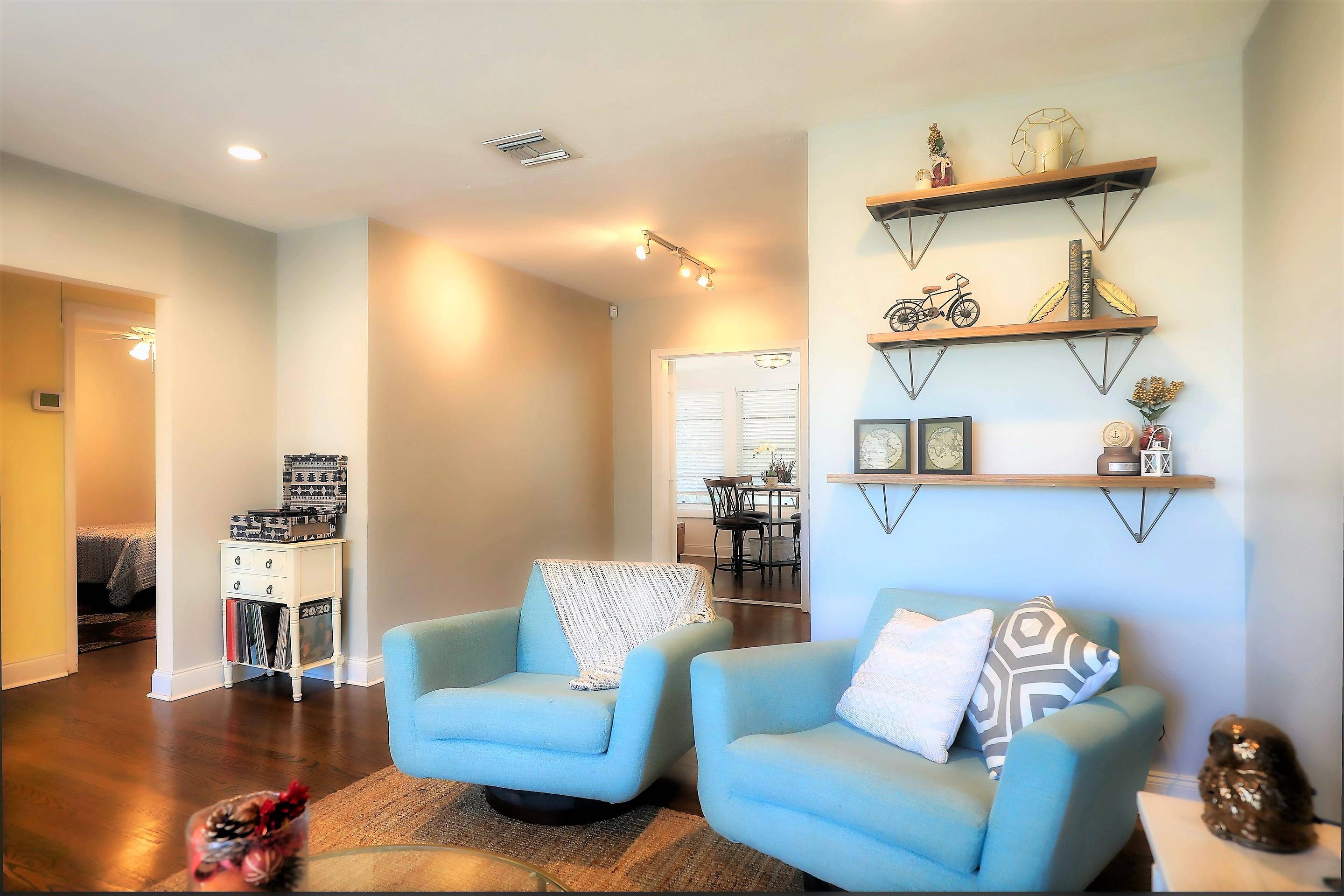 Lake Worth, FL 33460,305 Vanderbilt DR