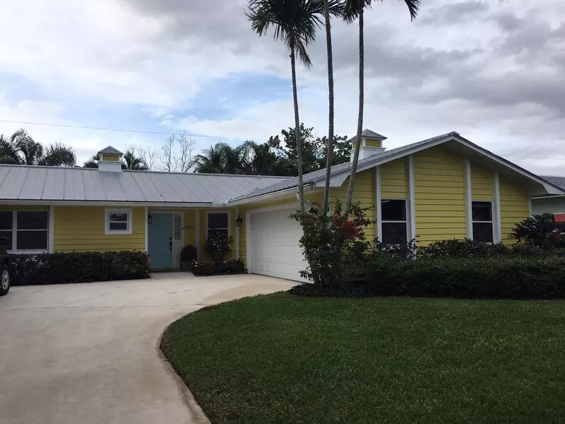 8064 SE Carlton ST, Hobe Sound, FL 33455