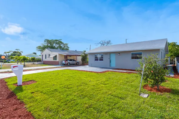 Lantana, FL 33462,608 W Palm ST