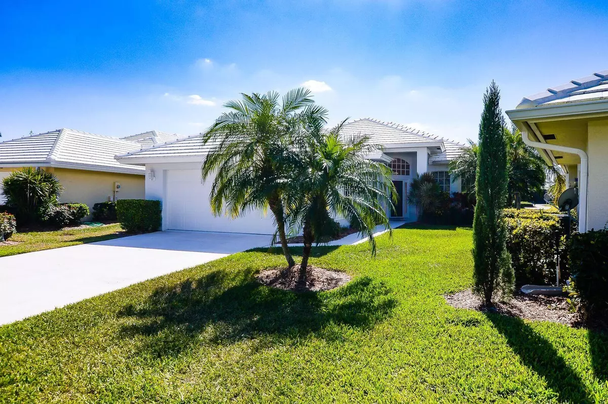 Port Saint Lucie, FL 34986,450 SW Fairway Landing