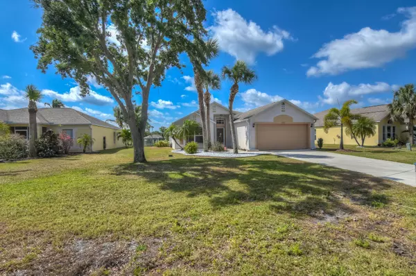 Port Saint Lucie, FL 34953,267 SW Panther TRCE