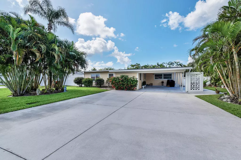 Tequesta, FL 33469,3396 Pebble PL