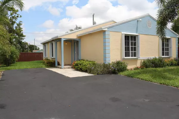 715 SW 2nd CT,  Delray Beach,  FL 33444