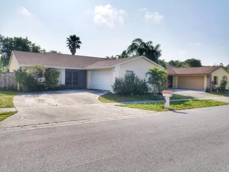 5686 E Ithaca CIR, Lake Worth, FL 33463