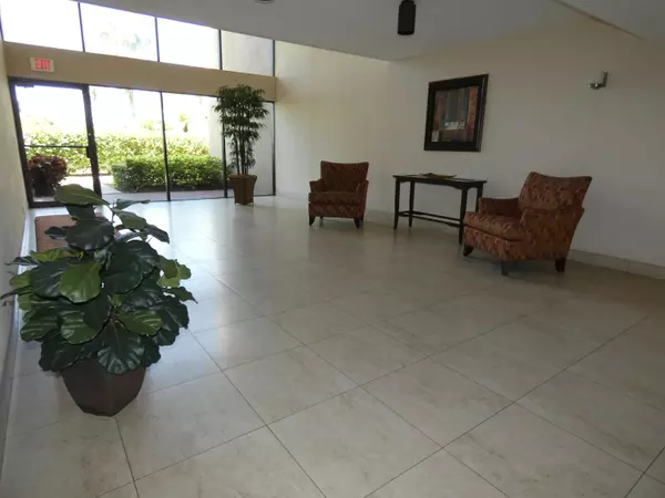 Boca Raton, FL 33433,5850 Camino Del Sol 403